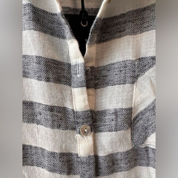 Chaser NWT Button Down Women’s Size Small - Picture 3 of 3